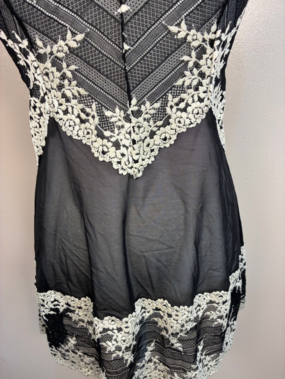 Wacoal Embrace Lace Mesh Lingerie Slip Dress Chemise Whimsygoth - Picture 10 of 10